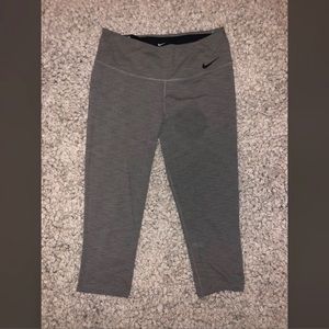 Nike Cropped Grey Leggings